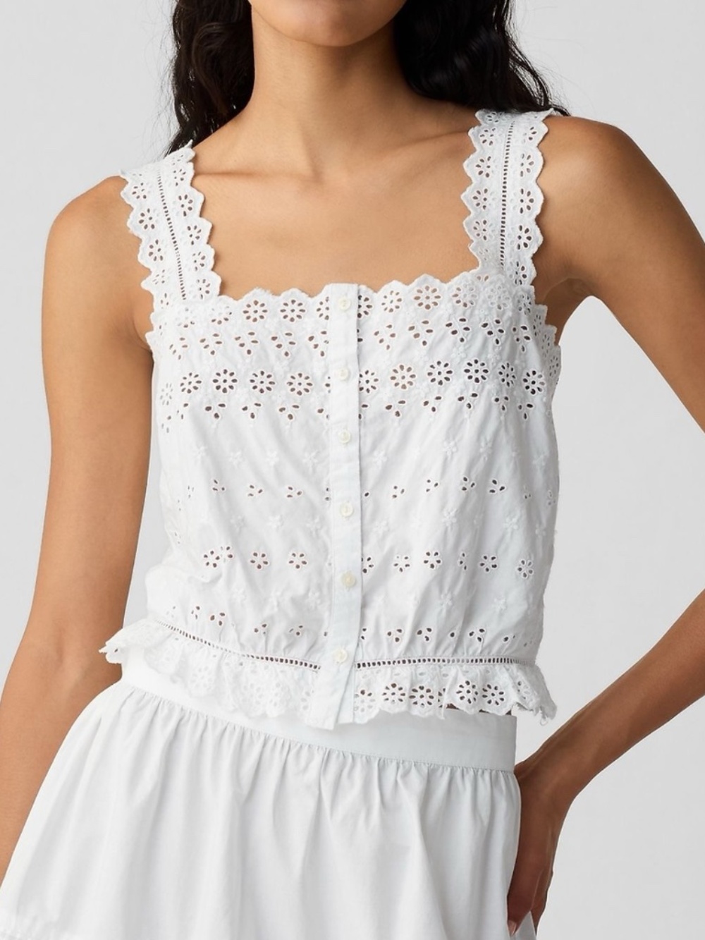 GAP x DÔEN White Cropped Eyelet Sleeveless Vest Top